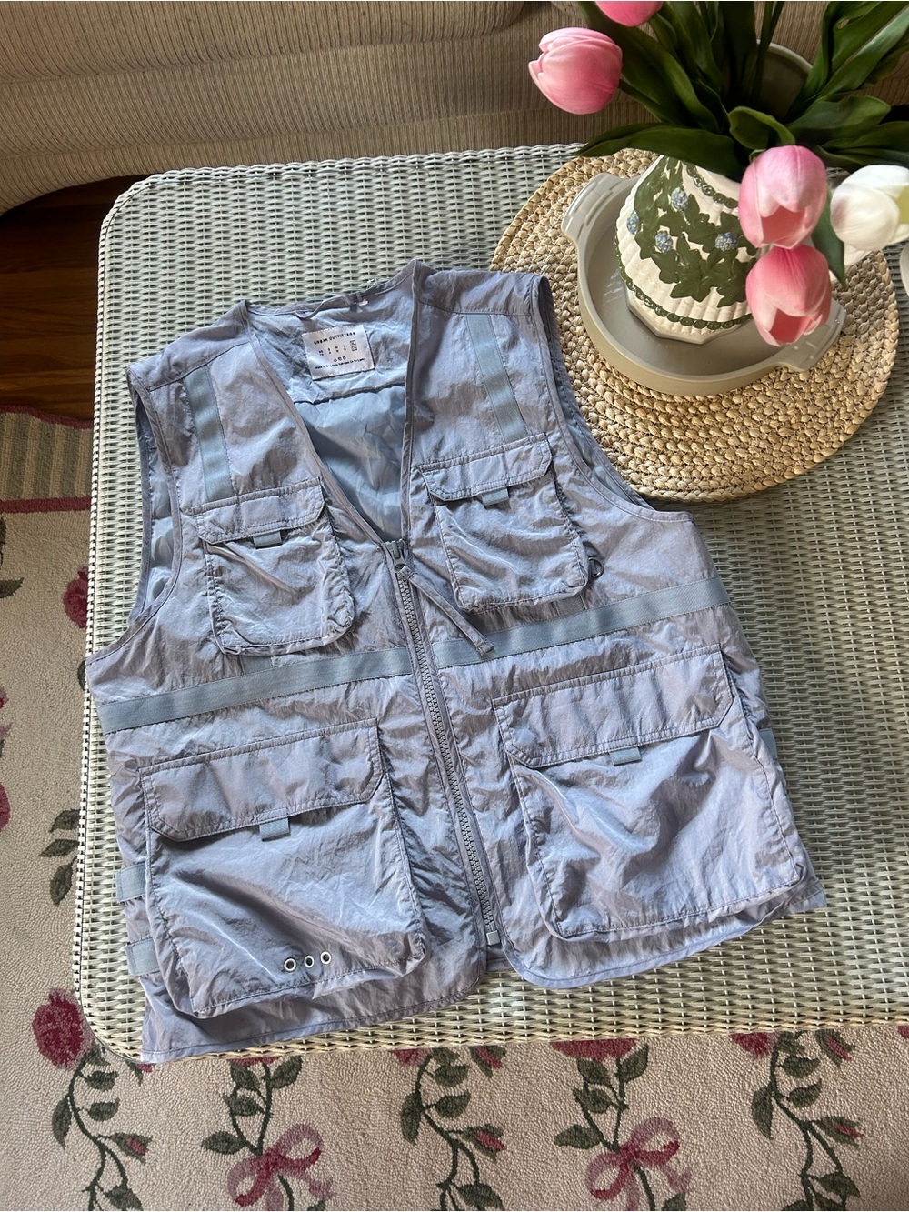 Urban Outfitters Light Blue Utility Fishing Vest with Multiple Pockets XL